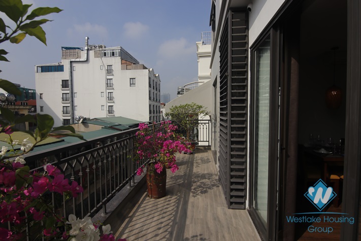 Brand new 2 bedrooms apartment with lovely balcony for rent in Kim Ma Thuong, Ba Dinh