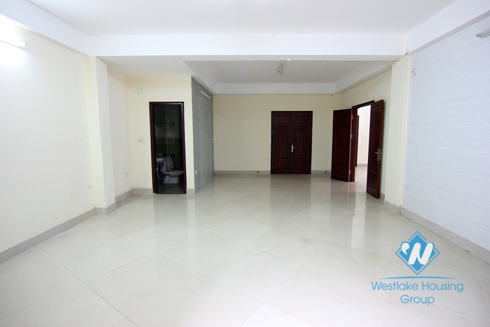 Huge office for lease in Au Co street