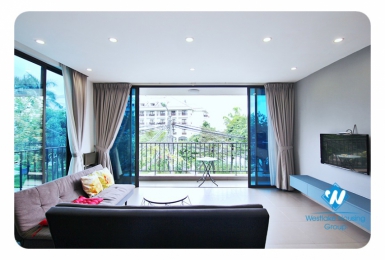 Beautiful bright 2-bedroom apartment on Tu Hoa Street, Tay Ho, Ha Noi