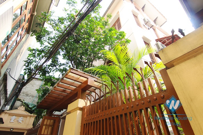 Nice and spacious 5 bedrooms house for rent in Tay Ho, Hanoi