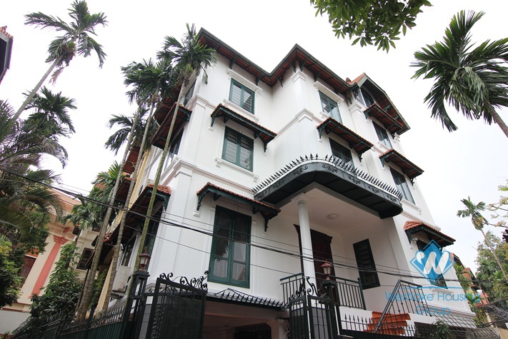 Unfurnished, bright and spacious villa to rent in Tay Ho