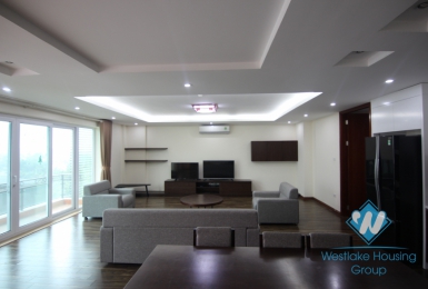Big three bedrooms apartment for rent in Xuan dieu st, Tay Ho area 