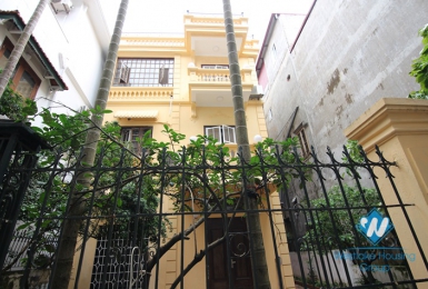 Quiet house with yard for rent in Tay Ho district.Ha Noi
