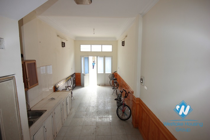 Cheap Unfurnished House Rent in Westlake Area 