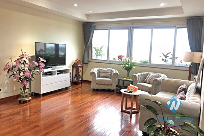 Lovely apartment for rent in E Tower close to UNIS school