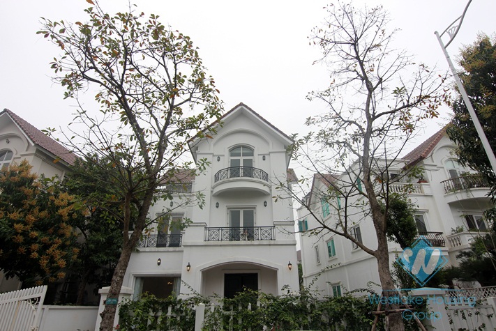 Villa for rent in Vinhome River Side Long Bien