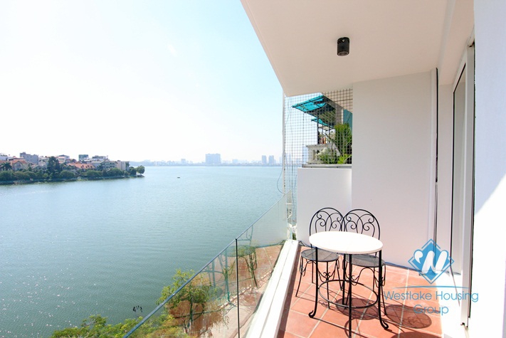 Lake view apartment available for rent in Quang An street, Tay Ho, Hanoi 