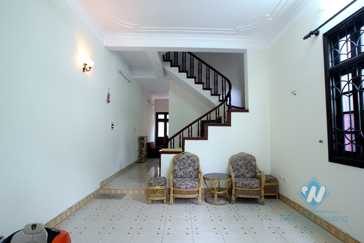04 bedroom house with cheap price available for rent in Tay Ho district, Hanoi