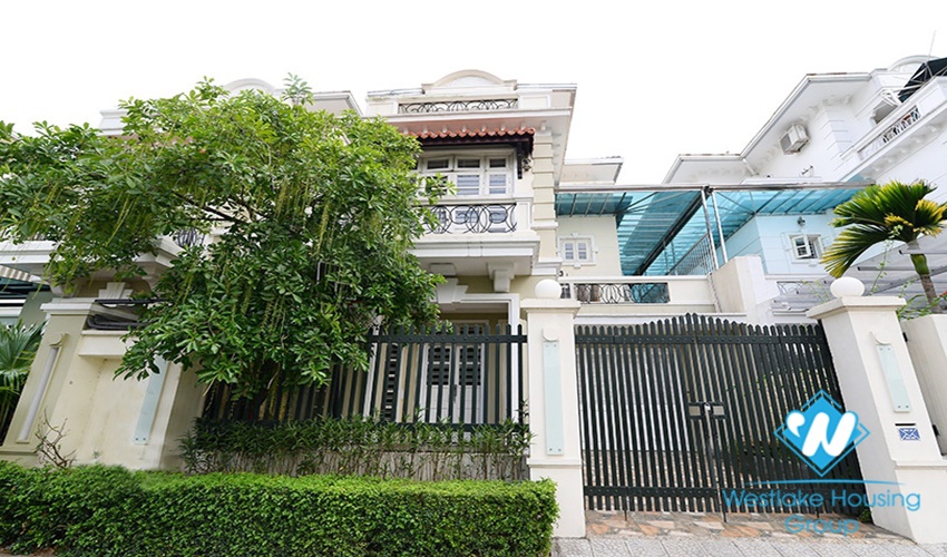 Newly renovated 5 bedroom villa for rent near UNIS school 