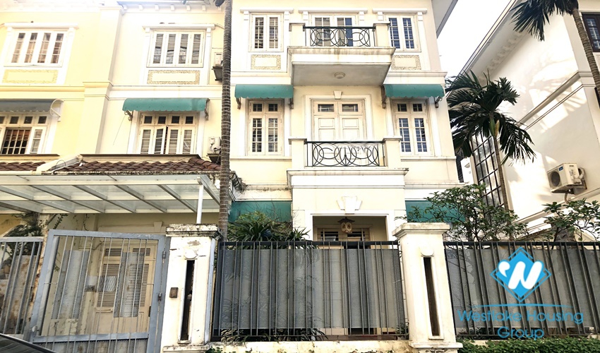 4 bedroom unfurnished house for rent near Unis