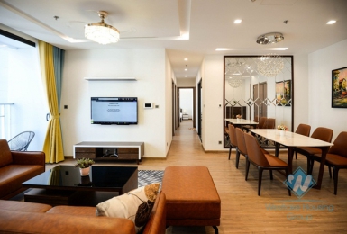 High-end apartment with 4 bedrooms, 3 bathrooms for rent in Vinhome MetroPolis