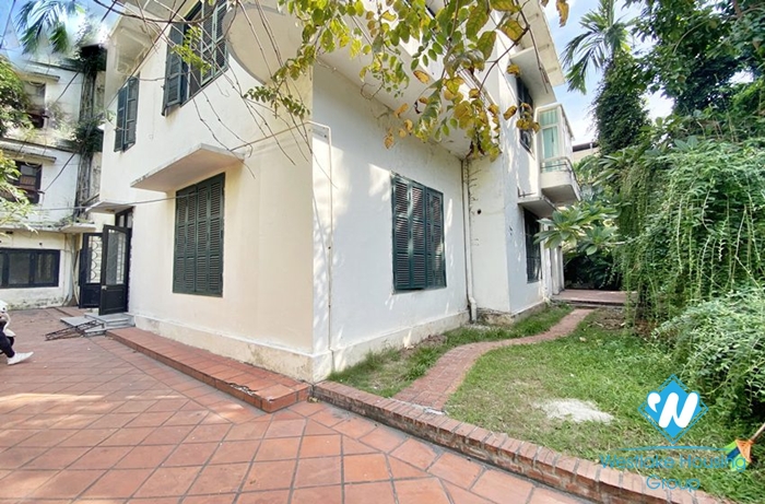 Large yard villa for rent as office, restaurant or in Hoan Kiem.