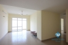 Unfurnished apartment for rent in Lac Long Quan-Tay Ho-Ha Noi