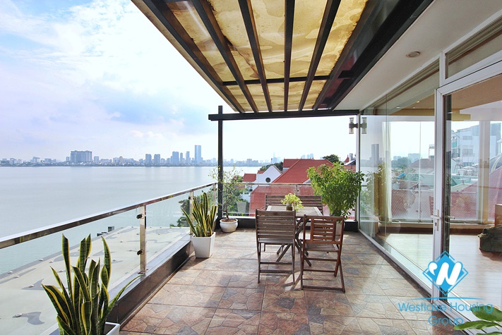   A nice serviced apartment with balcony for rent in Quang An