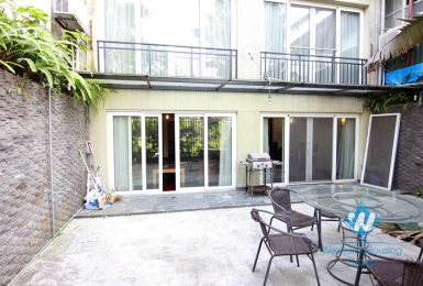 A beautiful duplex apartment with 2 bedrooms for rent in Xuan Dieu street, Tay Ho, Ha Noi