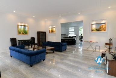 Hanoi furnished 5 bedrooms villa for let in Vinhomes Riverside with river view