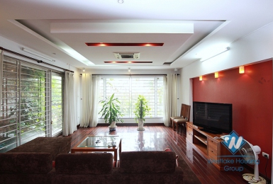 A massive old but modern villa for rent in a quiet alley of Au Co street, Tay Ho 