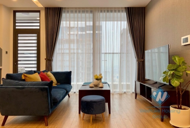 Three bedrooms apartment in high floor for rent in Vinhome Metropolis.