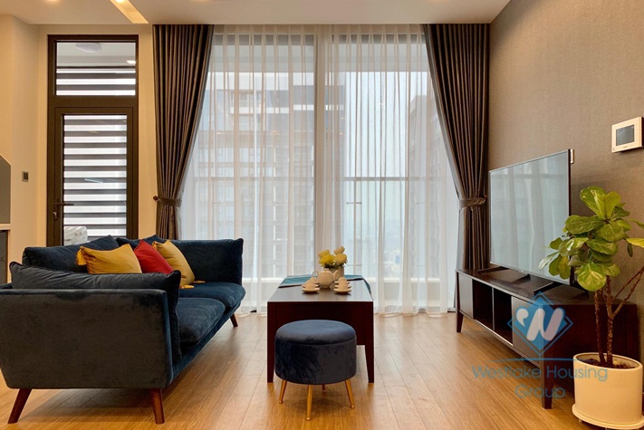 Three bedrooms apartment in high floor for rent in Vinhome Metropolis.