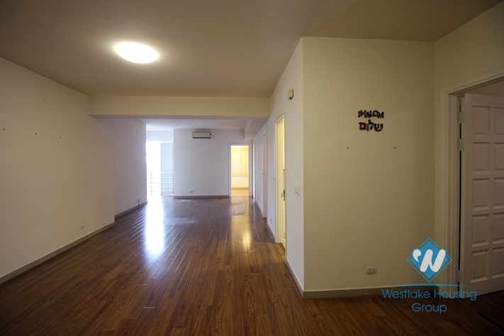 A cheap 3 bedroom apartment for rent in Ciputra, Tay ho, Ha noi