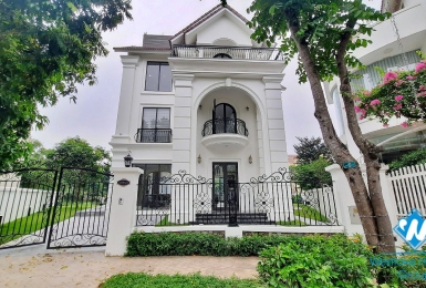 Brand new four-bedroom villa with luxurious furniture for rent at Vinhome Riverside Long Bien