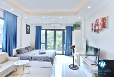 Bright studio for rent in Lac Long Quan st, Tay Ho, Ha Noi