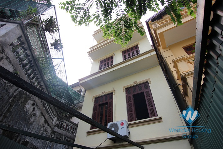 Lake view and Nice house  for rent in Tay Ho area