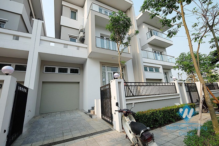 Unfurnished 5 bedrooms villa/house for rent in Ciputra, K2 Block.