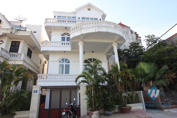 Nice house with stunning view of West lake on Au Co street, Tay Ho, Hanoi