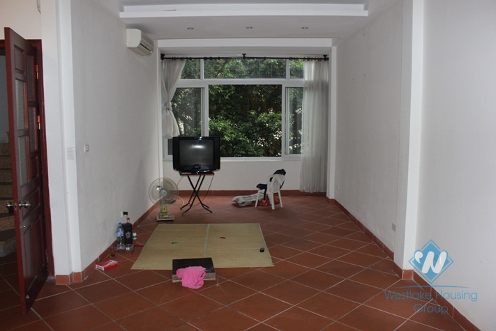 4floor-house with 3bedroom house for rent in Au co St, Tay Ho, Ha Noi