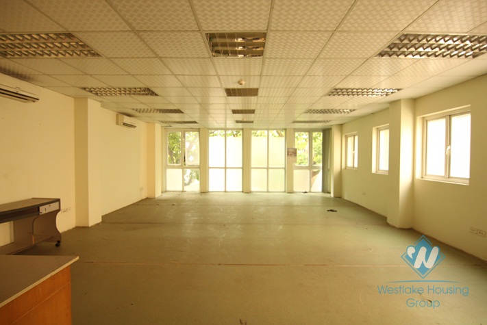 80 sqm office for rent in Ba Dinh district, Ha Noi