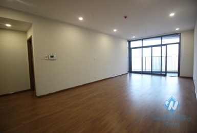 Unfurnished three bedrooms apartment for rent in Discovery building, Cau Giay district, Ha Noi