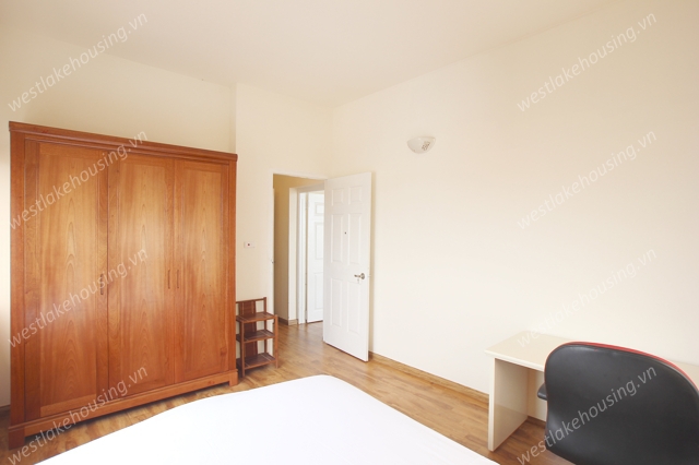 High quality apartment with balcony for lease in Tay Ho area, Ha noi