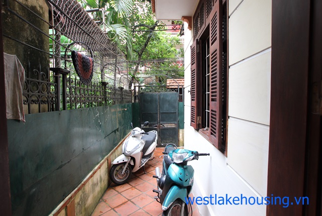 Cheap and nice house with 3 bedrooms for rent in Dang Thai Mai st, Tay Ho, Ha Noi